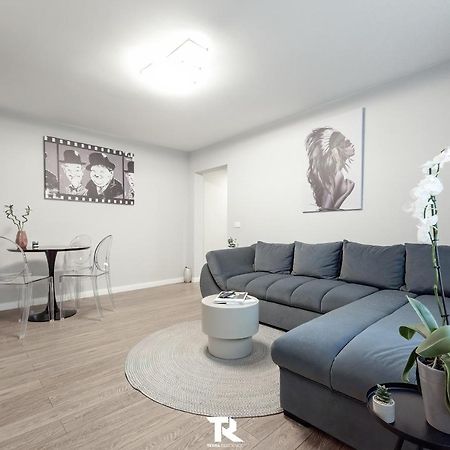 Terra Apartment Сучеава Екстериор снимка